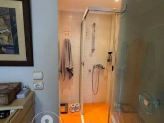 Forumland Real Estate, Μπάνιο