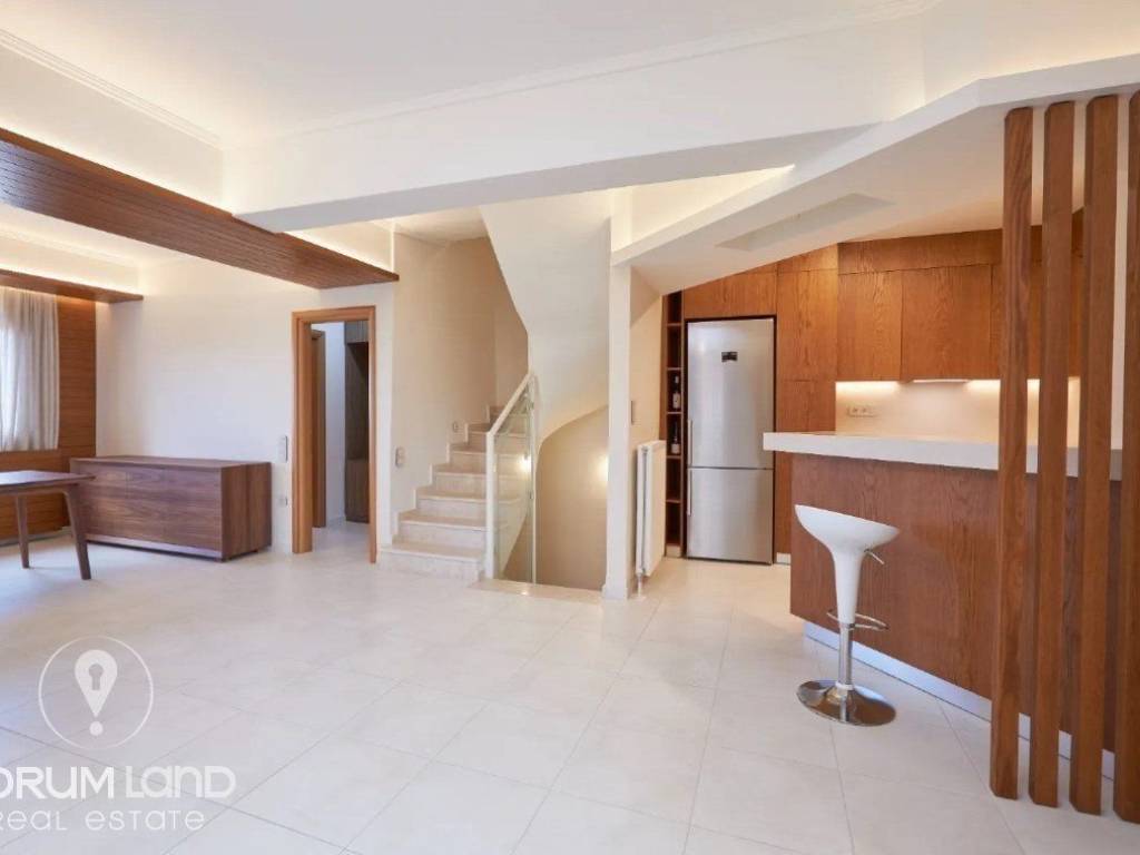 Forumland Real Estate, Σαλόνι με τζάκι