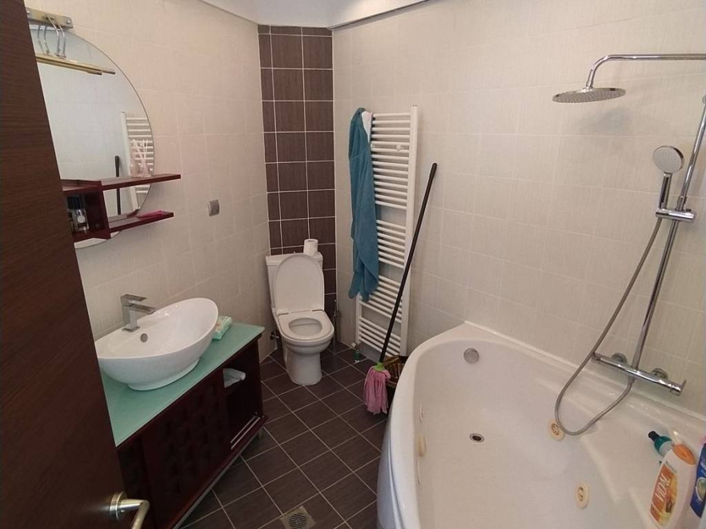 ANYPLACE MESITIKES YPERESIES