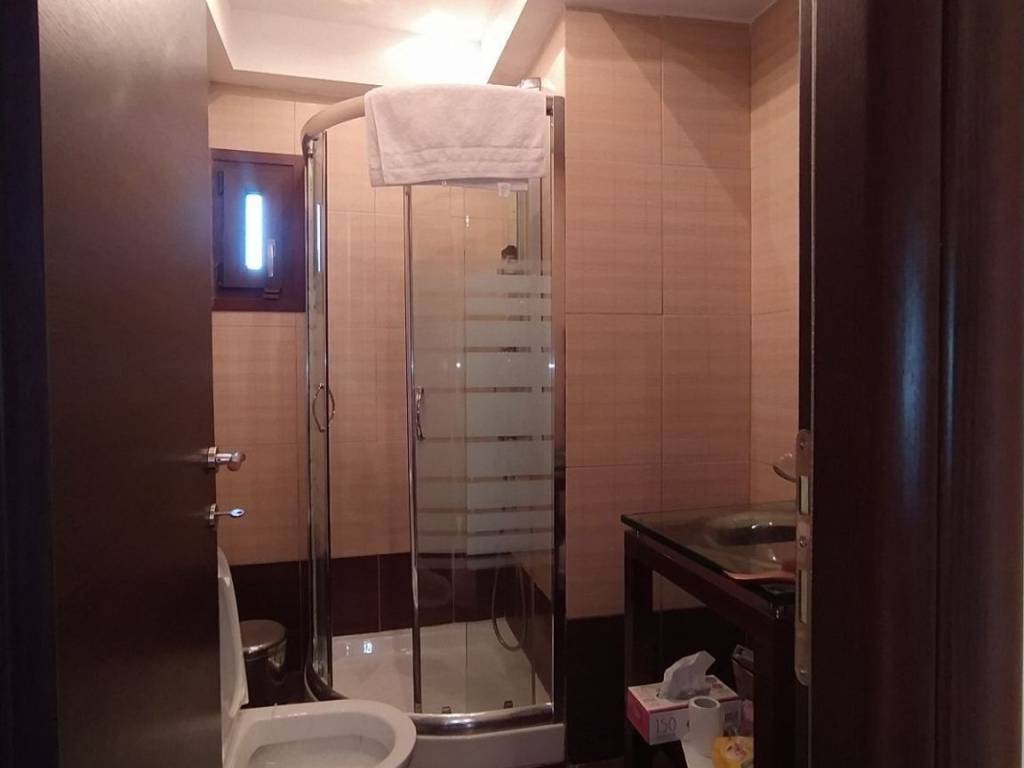 ANYPLACE MESITIKES YPERESIES