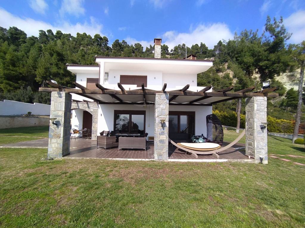 ANYPLACE MESITIKES YPERESIES