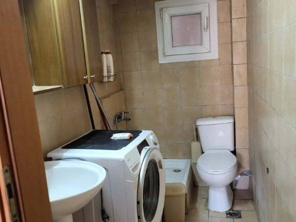 Forumland Real Estate, Μπάνιο