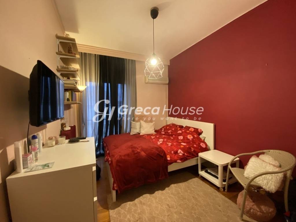 Μεγάλο Διαμέρισμα προς Πώληση στην Κυψέλη Φωκίωνος Νέγρη