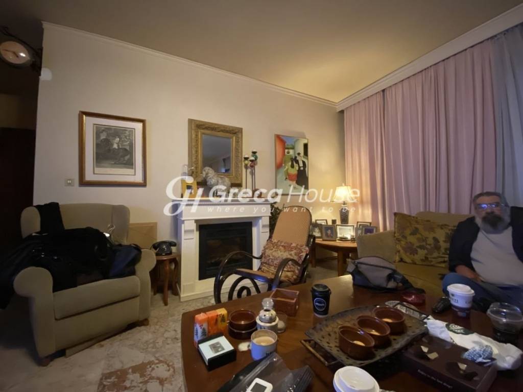 Large Apartment for Sale in Kypseli Fokionos Negri