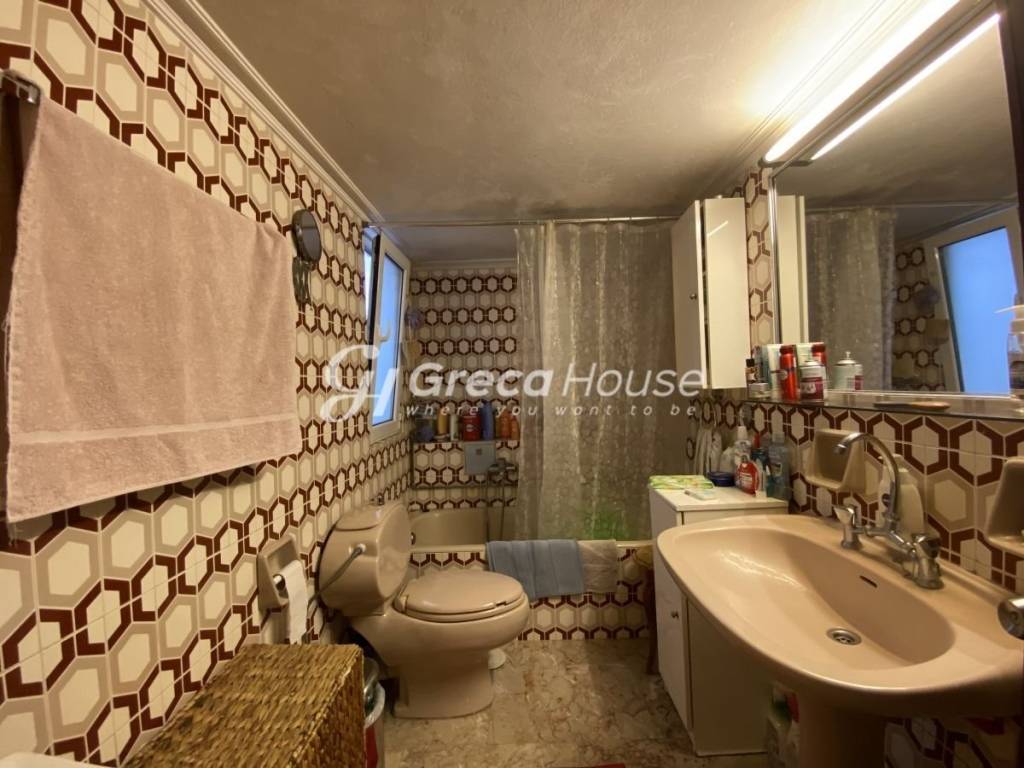 Μεγάλο Διαμέρισμα προς Πώληση στην Κυψέλη Φωκίωνος Νέγρη