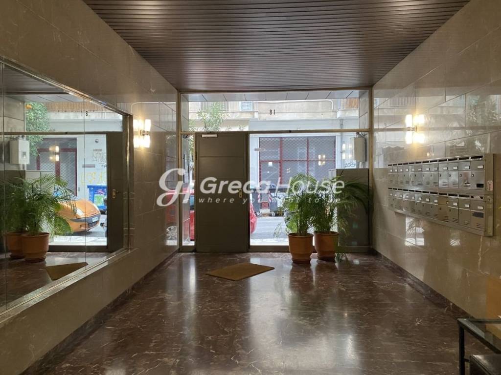 Μεγάλο Διαμέρισμα προς Πώληση στην Κυψέλη Φωκίωνος Νέγρη