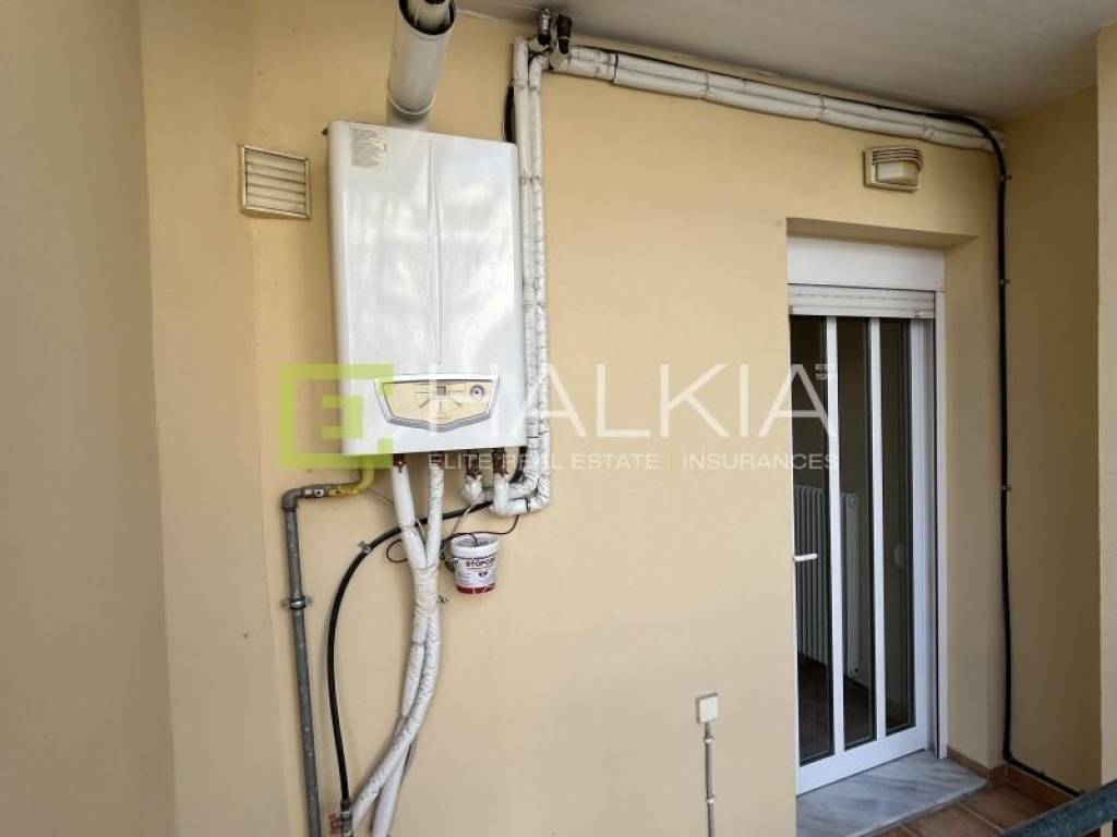 πίσω μπαλκόνι