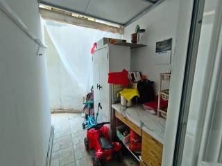 ιδιοκτητη αυλη