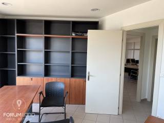 Forumland Real Estate, Epaggelmatikos grapheiakos choros 120t.m.