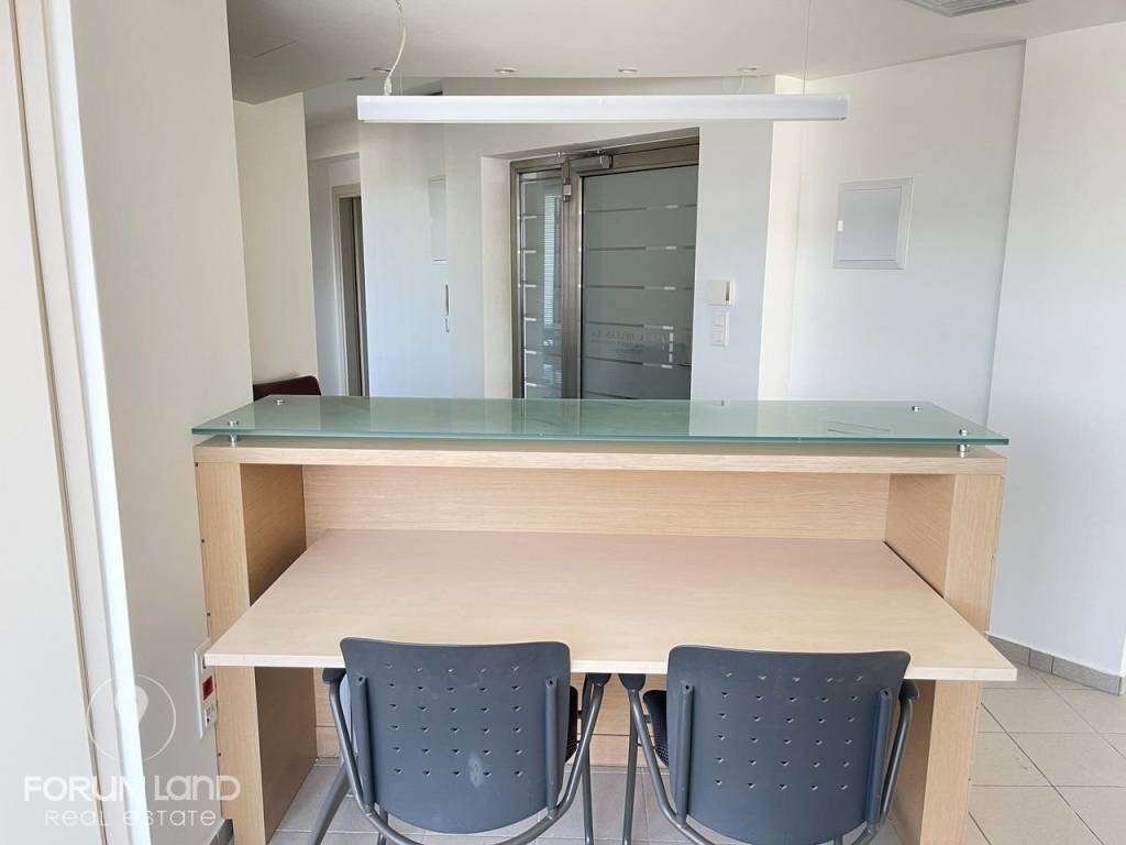 Forumland Real Estate, Epaggelmatikos grapheiakos choros 120t.m.