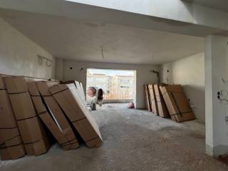 Kathistiko kai koyzina.