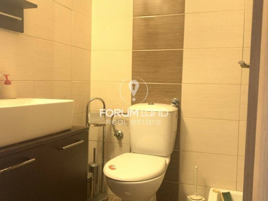 Forumland Real Estate, Μπάνιο