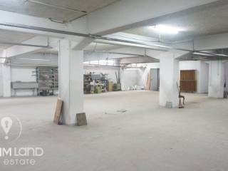 Forumland Real Estate, Επαγγελματικό κτίριο 3.000τ.μ.