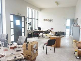 Forumland Real Estate, Επαγγελματικό κτίριο 3.000τ.μ.