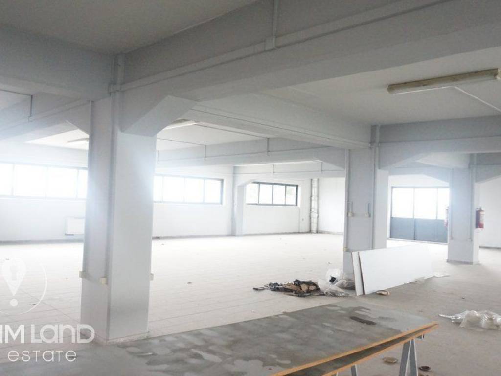 Forumland Real Estate, Επαγγελματικό κτίριο 3.000τ.μ.