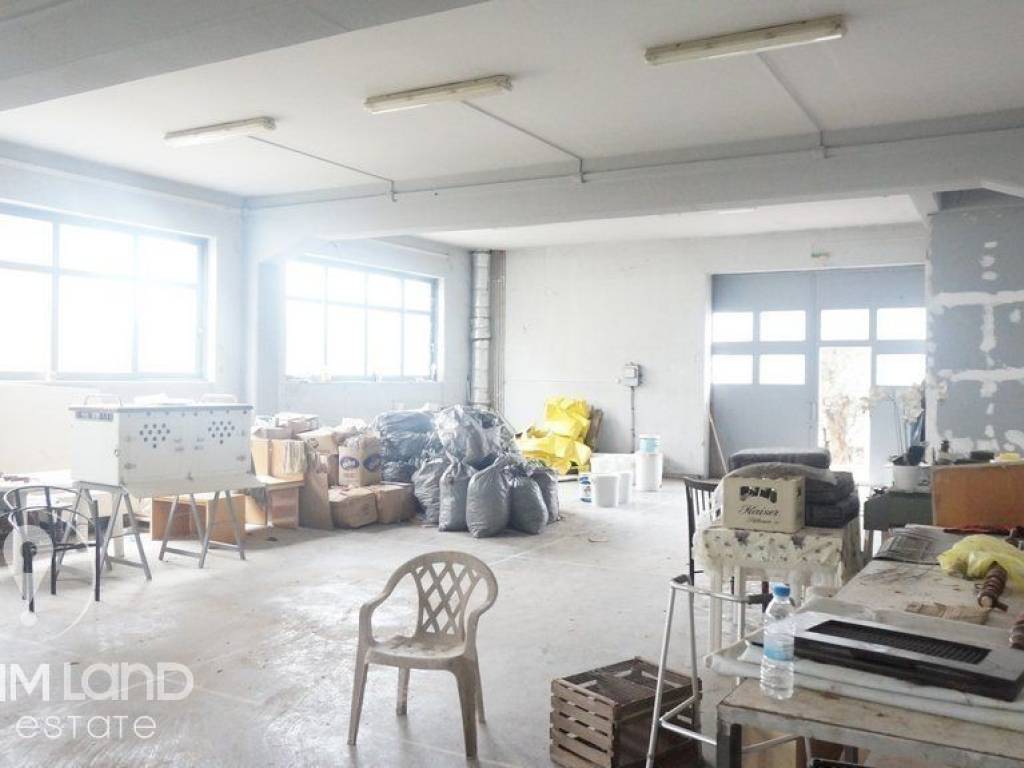 Forumland Real Estate, Επαγγελματικό κτίριο 3.000τ.μ.