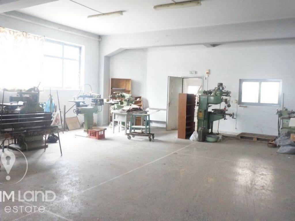 Forumland Real Estate, Επαγγελματικό κτίριο 3.000τ.μ.