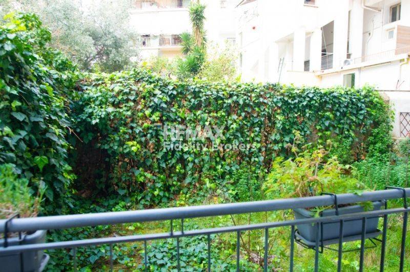 Θέα από μπαλκόνι