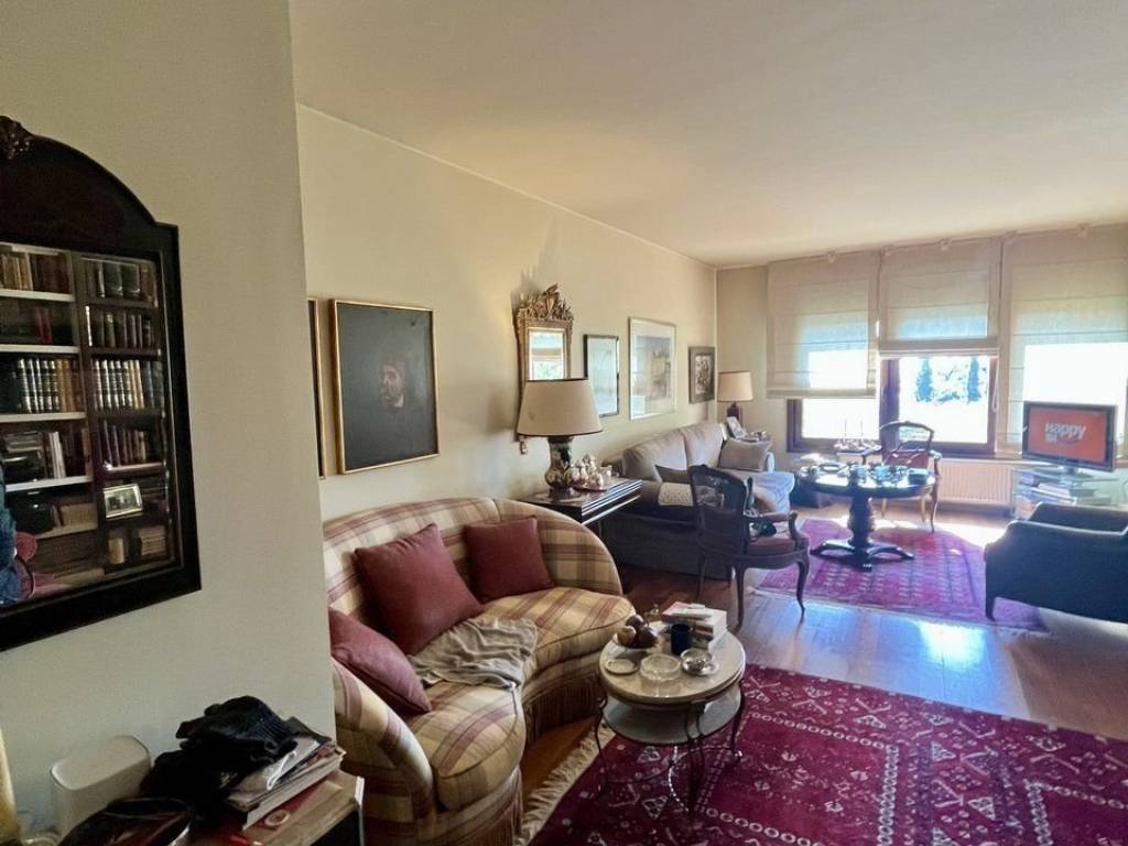 Forumland Real Estate, Σαλόνι με τζάκι