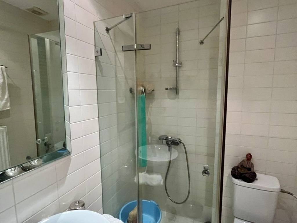 Forumland Real Estate, Μπάνιο με ντουζιέρα