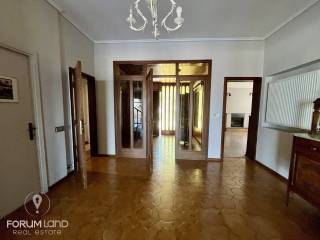 Forumland Real Estate, Είσοδος