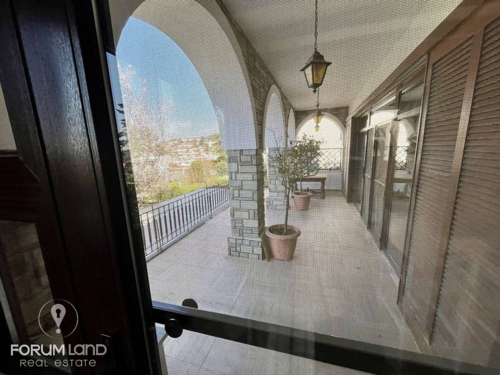 Forumland Real Estate, Berantes