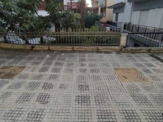 ANYPLACE MESITIKES YPERESIES