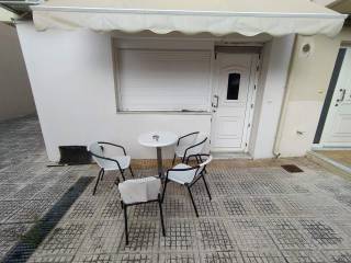 ANYPLACE MESITIKES YPERESIES