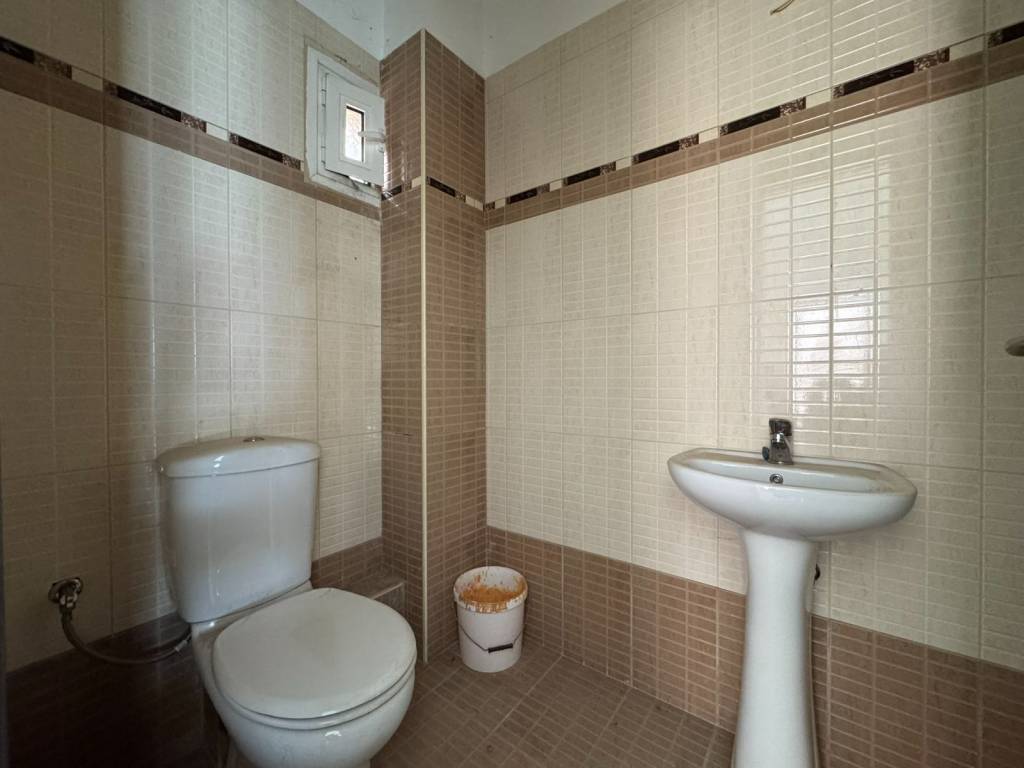 Τουαλέτα πρώτος όροφος