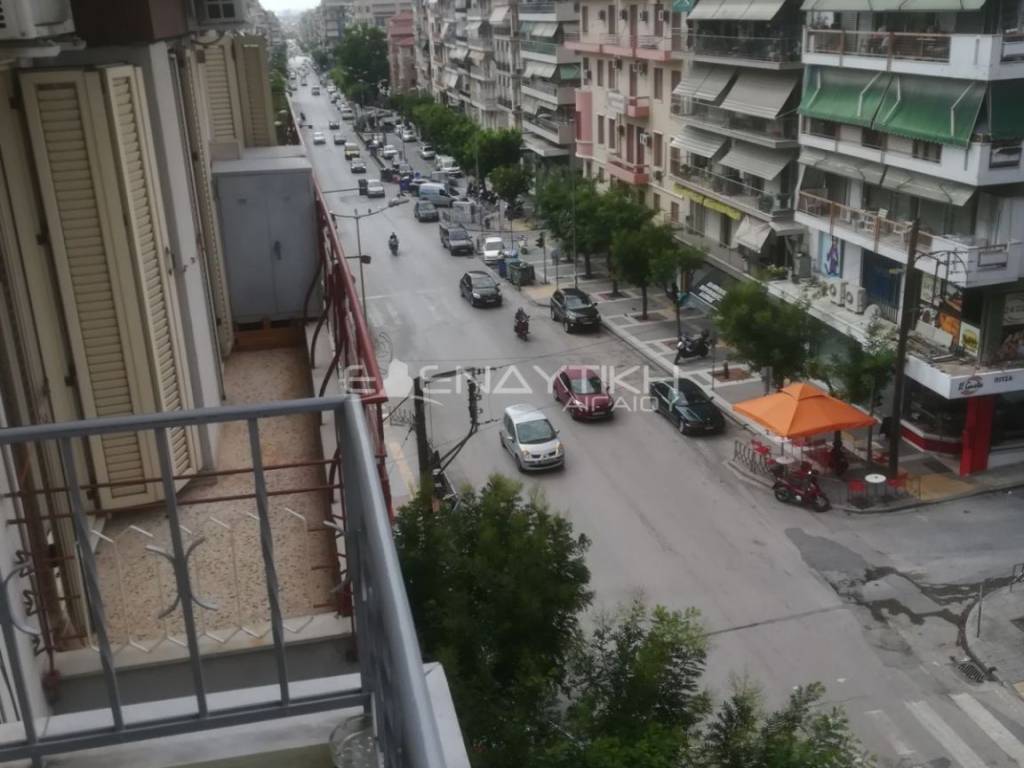 Θέα από μπαλκόνι