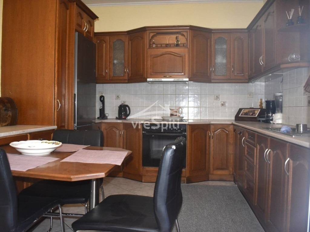 ΑΠΟΨΗ ΚΟΥΖΙΝΑΣ-ΚΑΤΩ ΕΠΙΠΕΔΟ