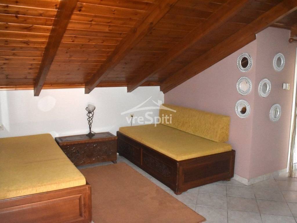 ΧΩΛ ΕΠΑΝΩ ΟΡΟΦΟΥ