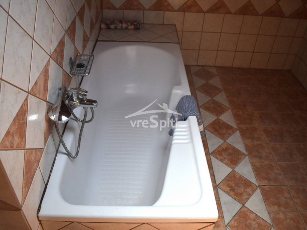 ΑΠΟΨΗ ΛΟΥΤΡΟΥ