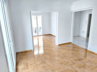 ΣΑΛΟΝΙ ΚΑΙ Α ΓΡΑΦΕΙΟ ΣΤΟ ΒΑΘΟΣ