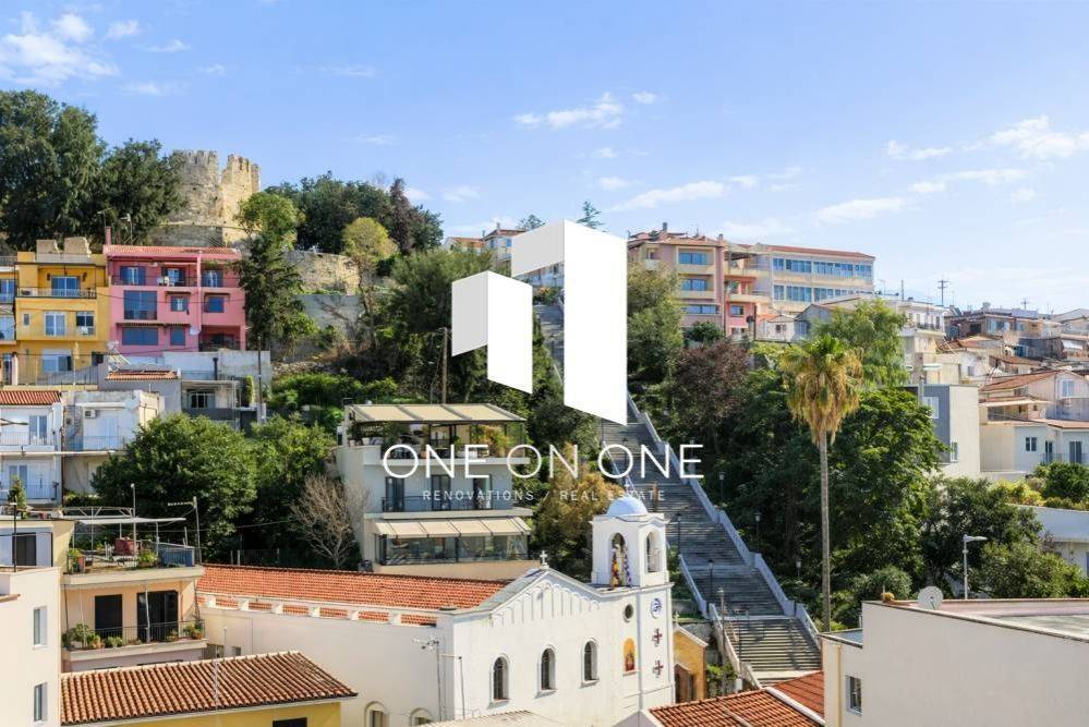 Θέα απο μπαλκόνι