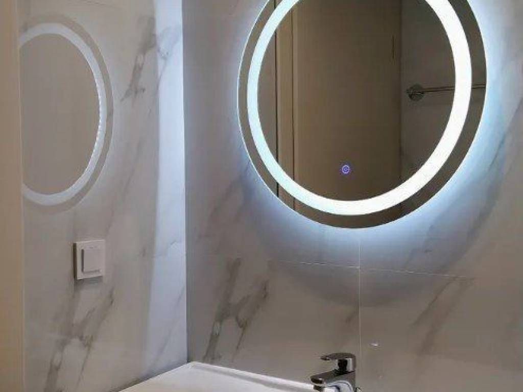 Forumland Real Estate, Μπάνιο