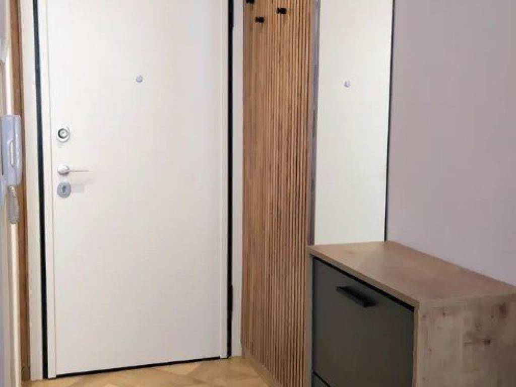 Forumland Real Estate, Χωλ