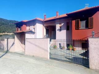 Exoterike apopse toy ktirioy. Eisodos