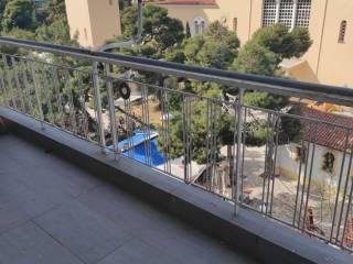 μπαλκόνι στη πρόσοψη