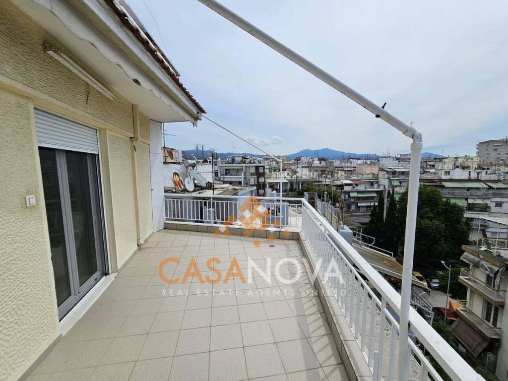 Φαρδιές Βεράντες με Θέα