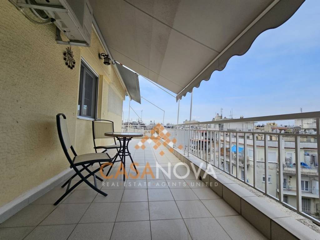 Φαρδιές Βεράντες με Θέα