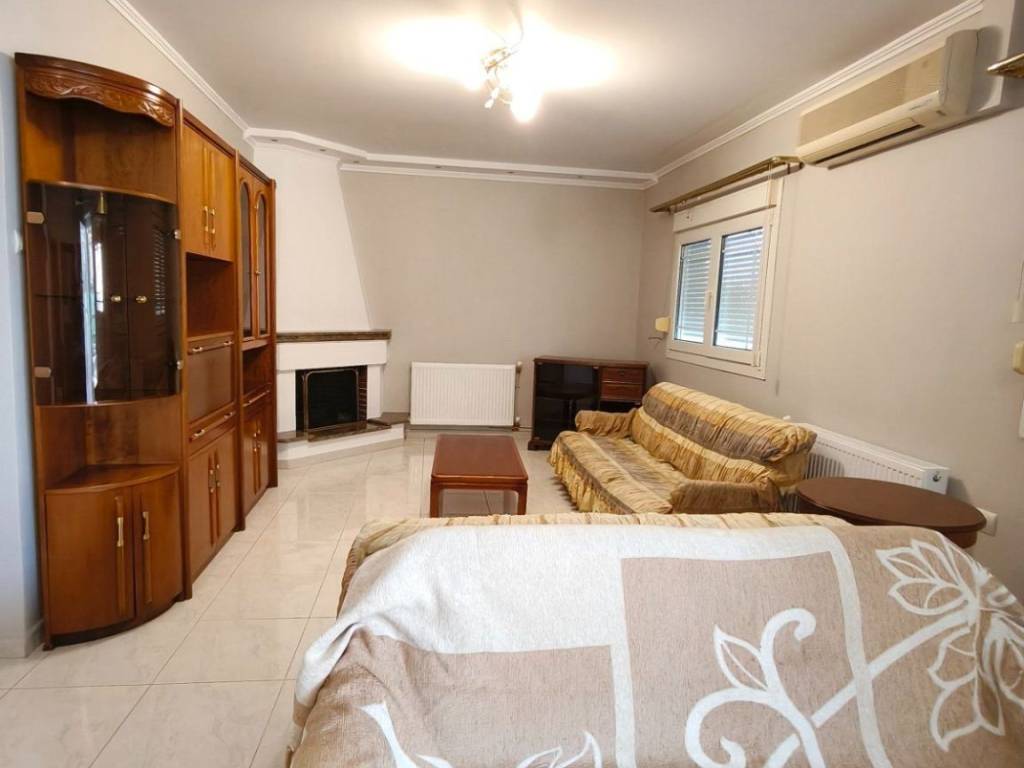 σαλόνι-τζάκι