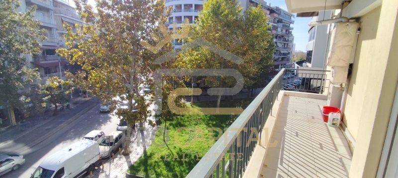 Θέα από μπαλκόνι