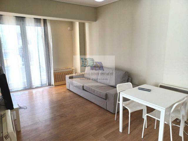 LIVING / DINING ROOM