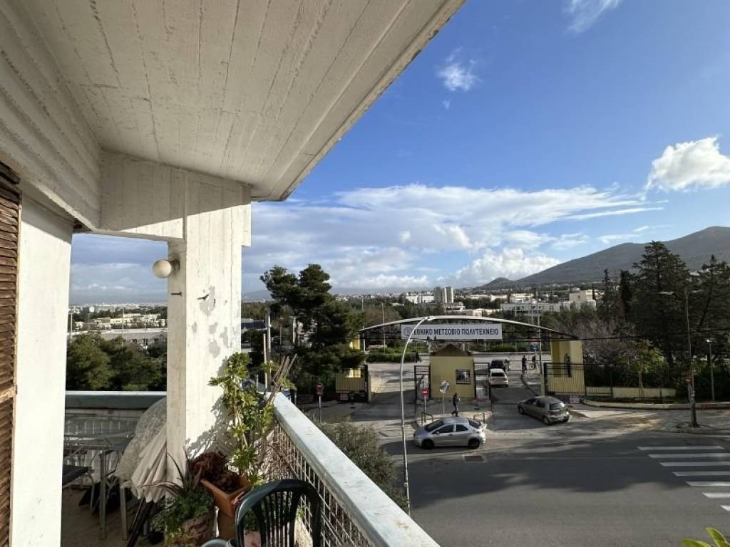 Θέα από μπαλκόνι