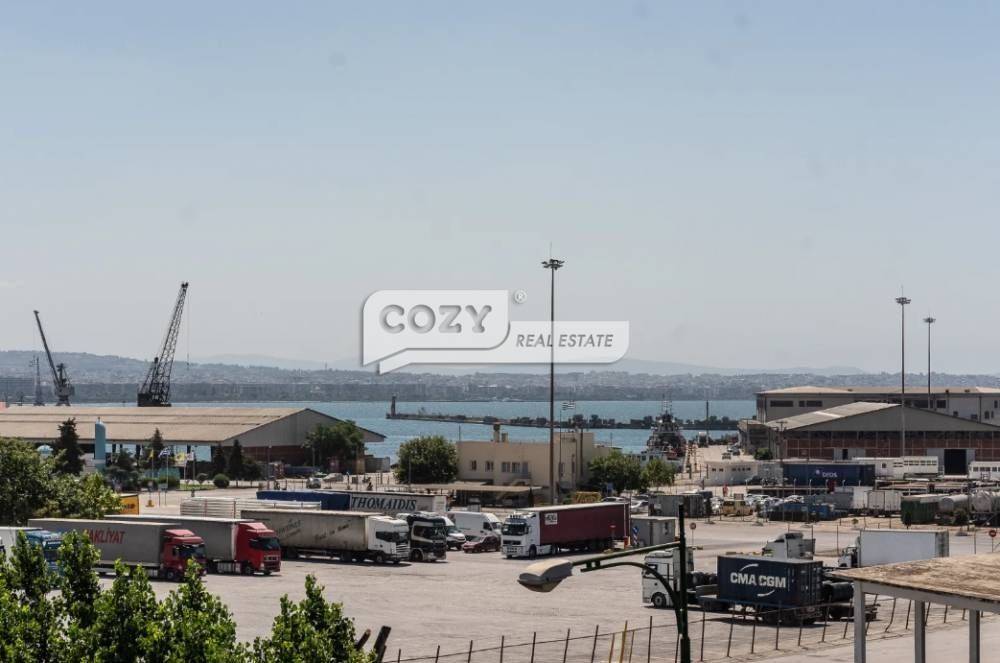 Θέα απο μπαλκόνι