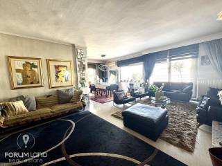 Forumland Real Estate, Σαλόνι με τζάκι