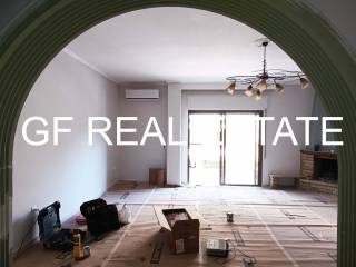 SALONI META TEN ANAKAINISE