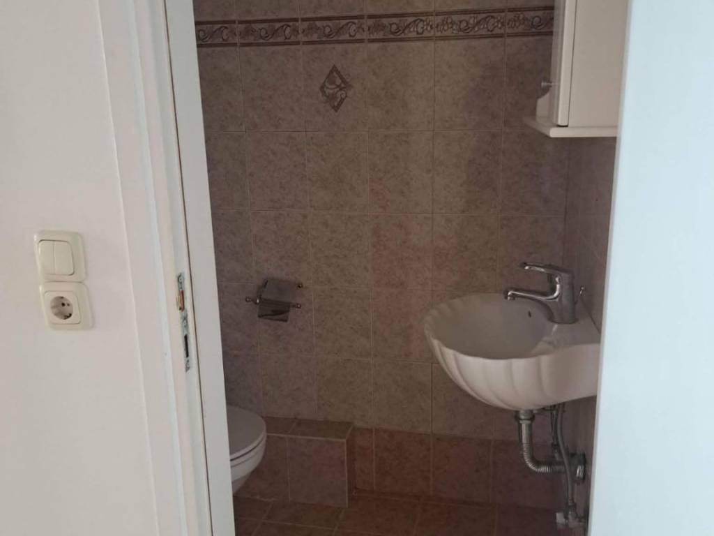 W.C ΤΡΙΤΟΥ ΟΡΟΦΟΥ