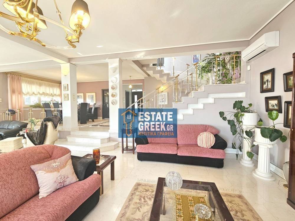 ★ On a 600 sq.m. plot ★ First sea view ★ Fully furnished ★